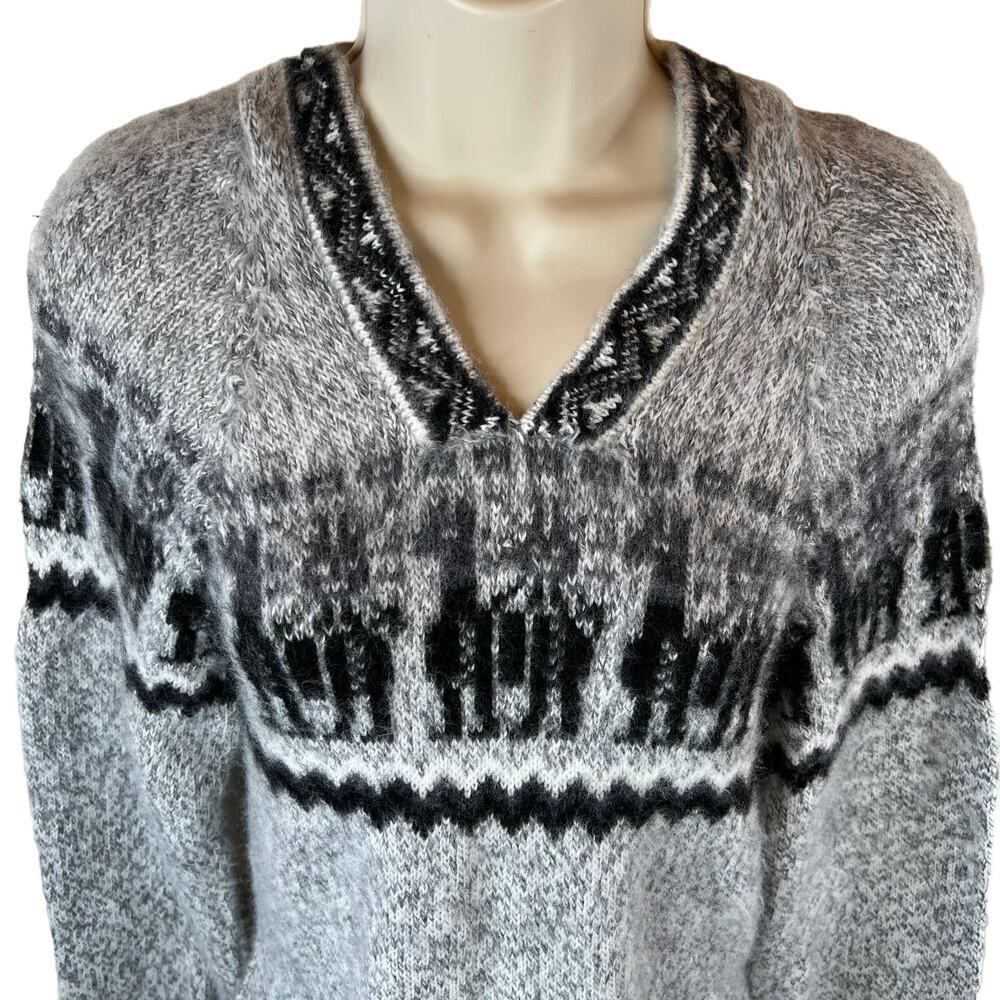 Peruvian Wool Blend Sweater in Gray and Black Women's Size Medium - Picture 3 of 9